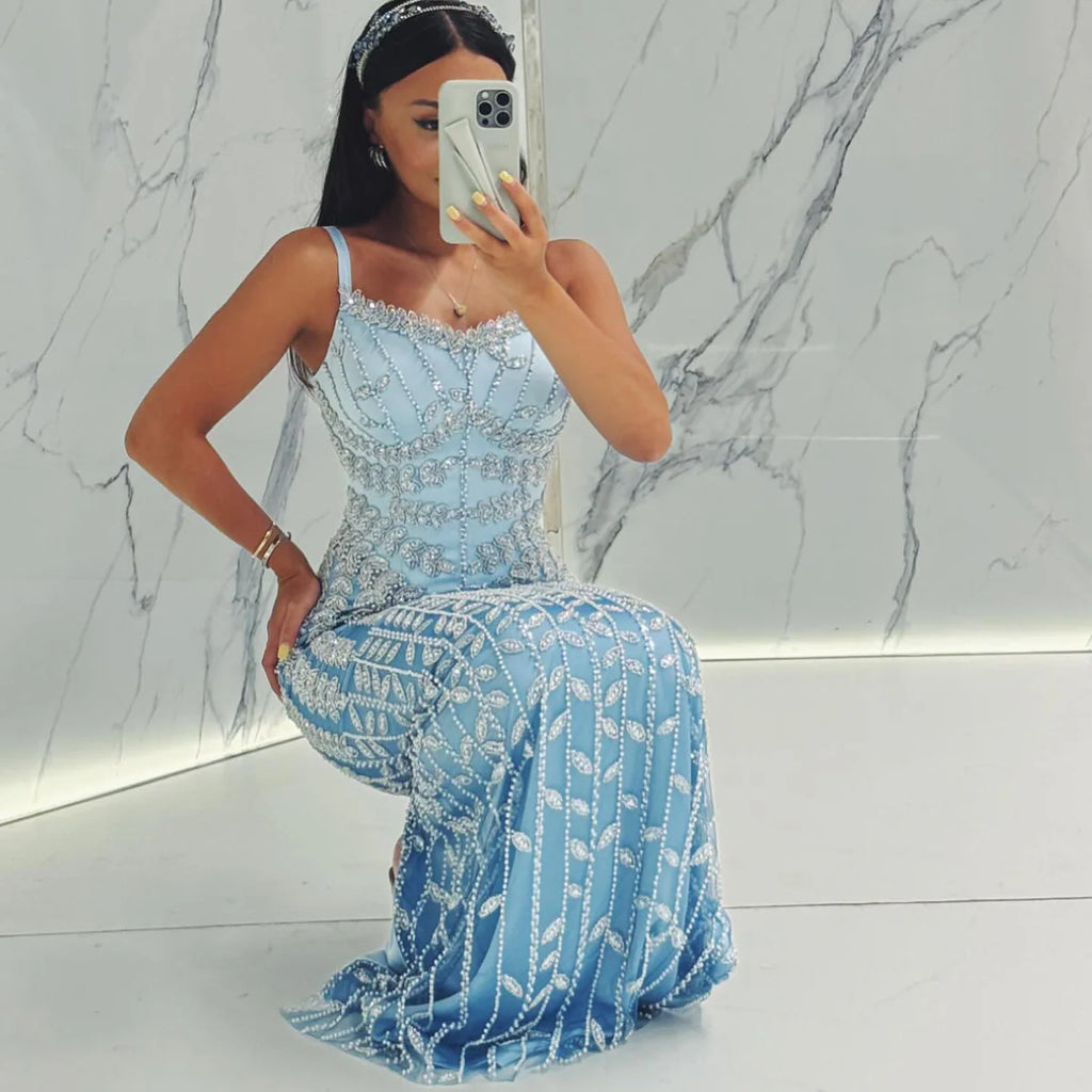 Robe Bleue Raffinement et Luxe