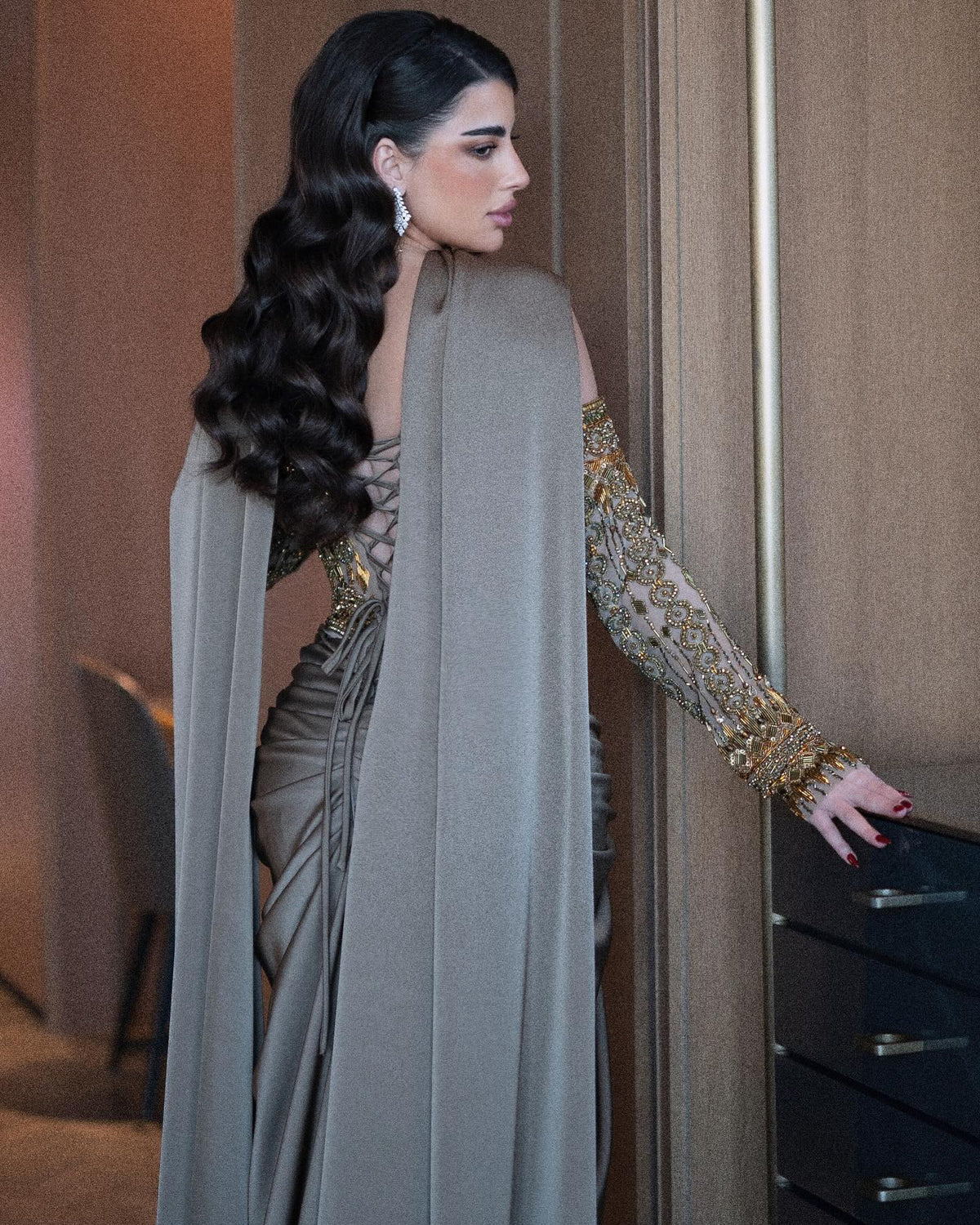 Robe bustier brodée kaki