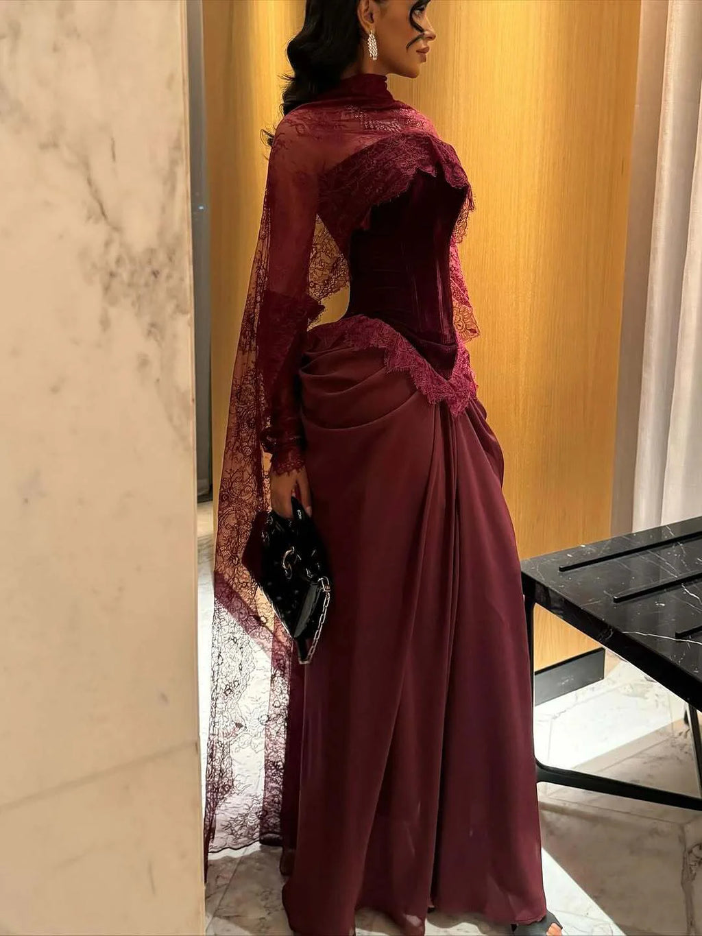 Robe velours bordeaux dentelle