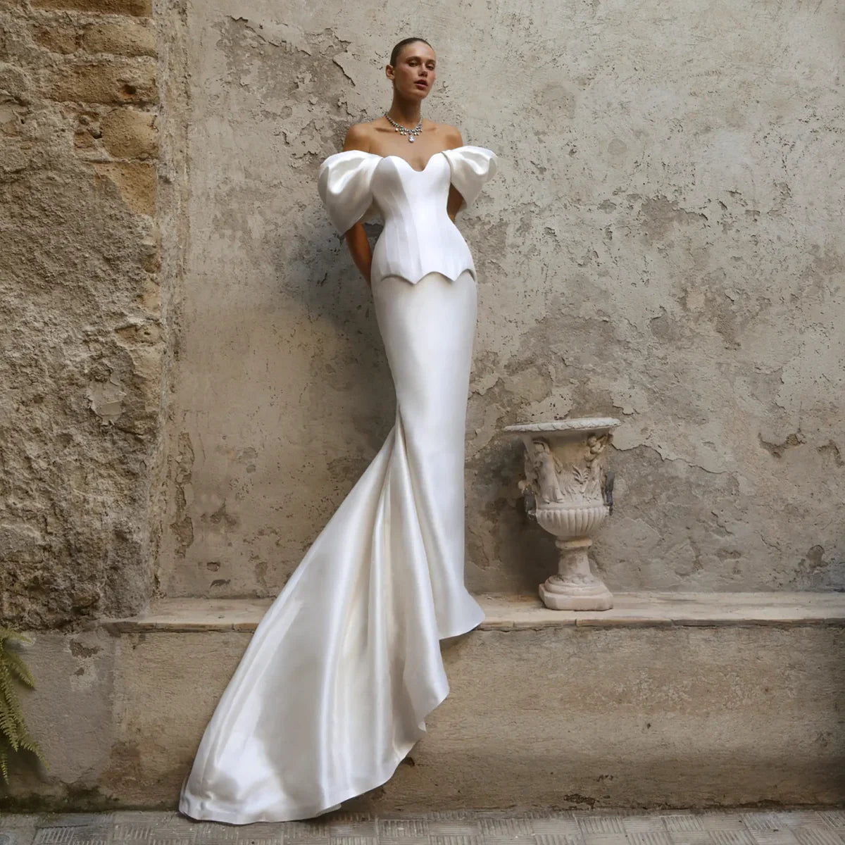 Robe satin manches bouffantes