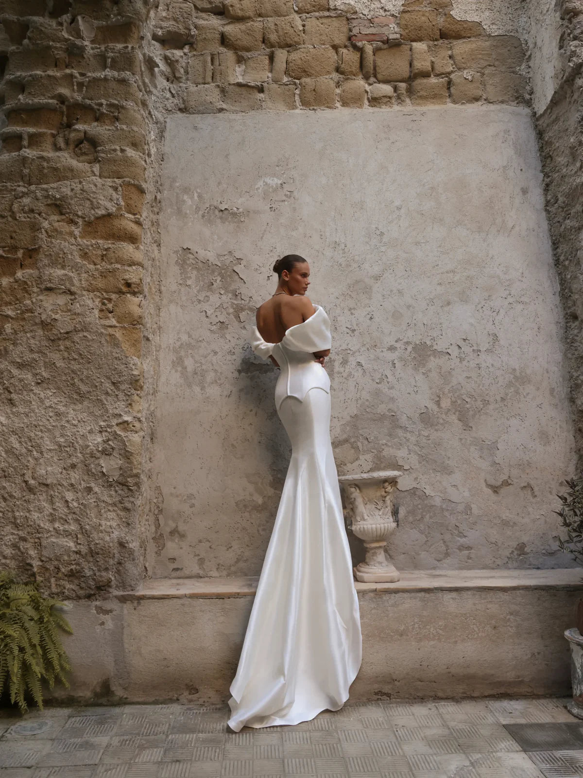 Robe satin manches bouffantes