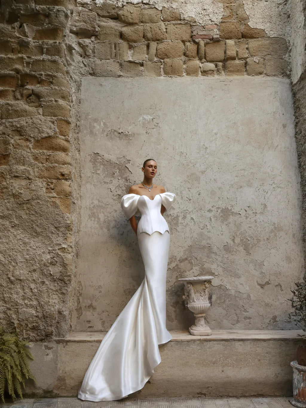 Robe satin manches bouffantes