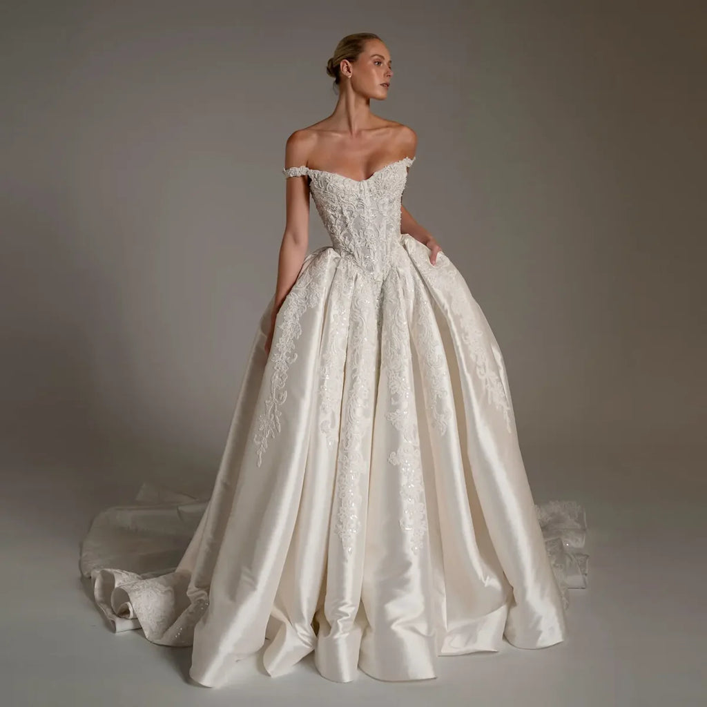 Robe mariée satin brodée