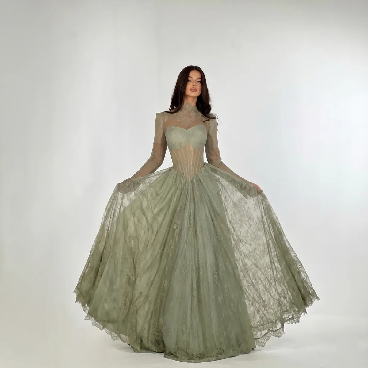 Robe dentelle col montant