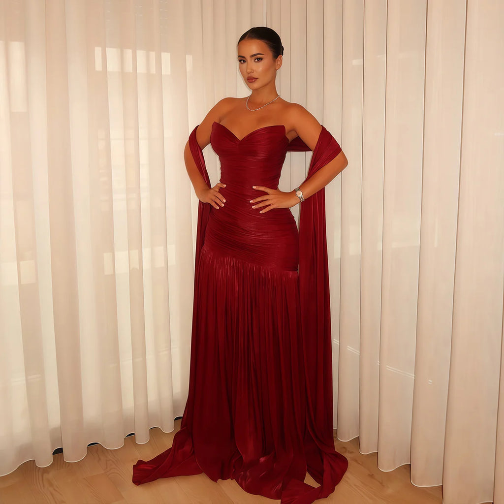 Robe rouge col cœur