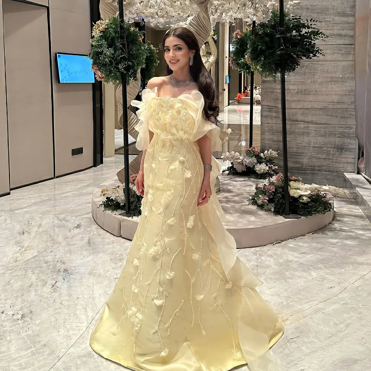 Robe jaune pastel