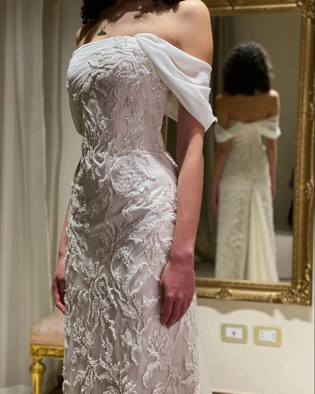 Robe brodée