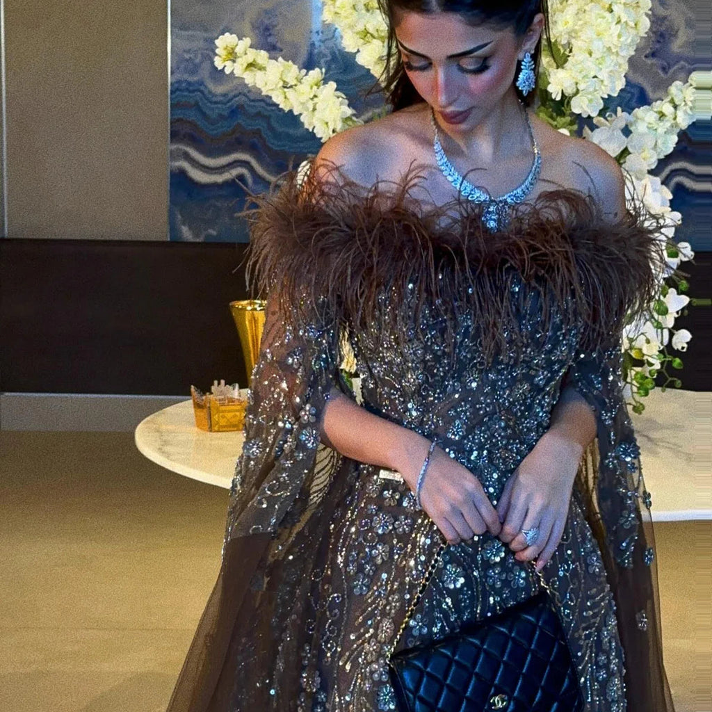 Robe avec Plumes et Paillettes