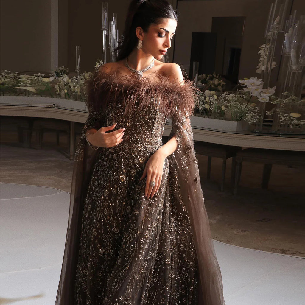 Robe avec Plumes et Paillettes